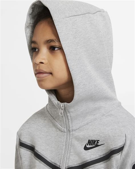 nike tech fleece older kids.